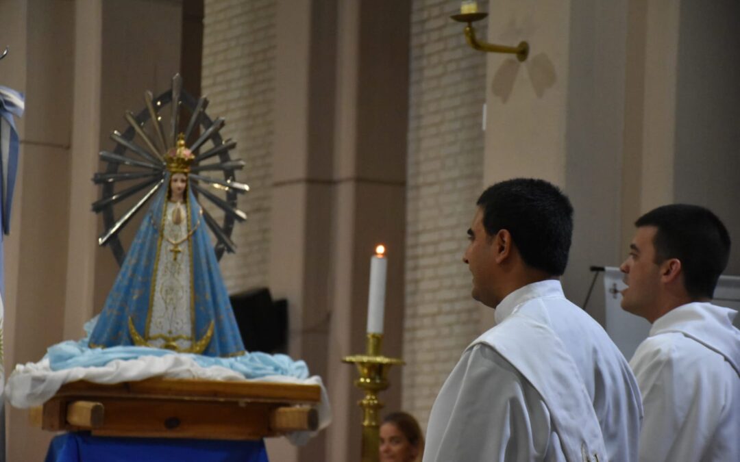 ¡La Iglesia tiene un nuevo sacerdote! El Padre Rodrigo Saénz Peña